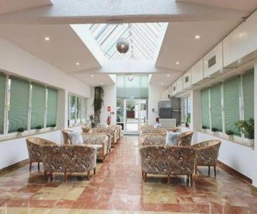 Hotel Pause - Free WiFi & Free Parking!!