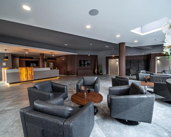 EE Hotel