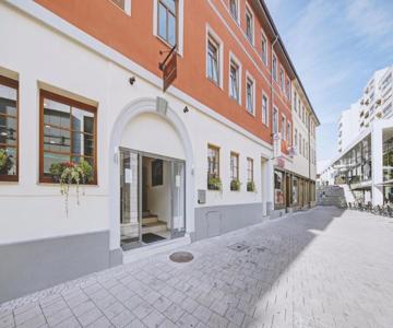 Boutique-Hotel Kronenstuben - unschlagbare Zentrumsnähe direkt am Marstall & Marktplatz - Schloss in