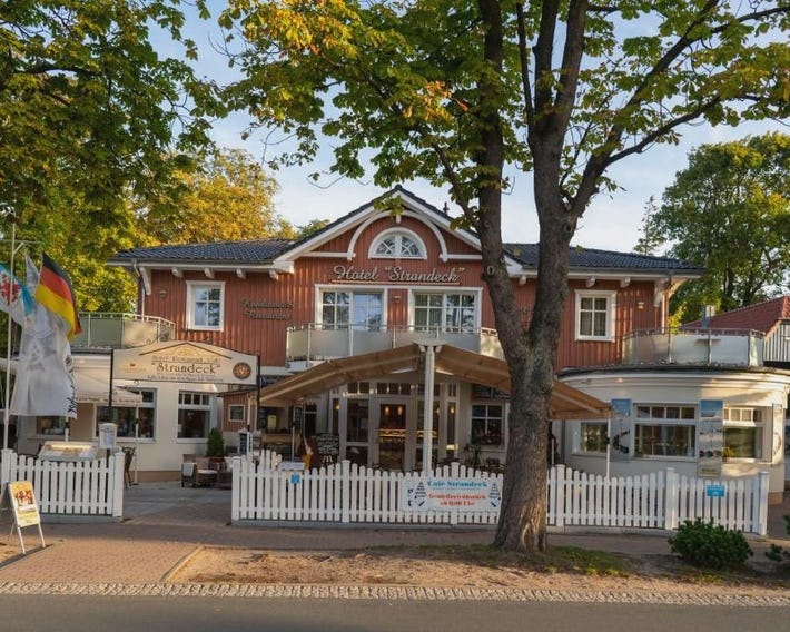 Hotel & Café Strandeck