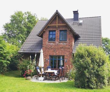 Ferienhaus Arkona Putgarten - Erholung im Garten, mit Grill