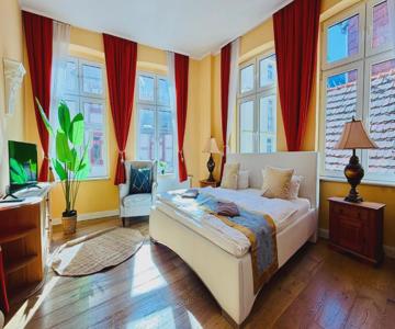 FewoZauber "Pension am Dom", Historische Apartments, Superzentral, 7min zum Schloss