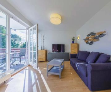 Jolle Mit Balkon Und Mueritzblick