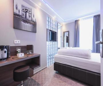 Stay-Inn Boardinghouse