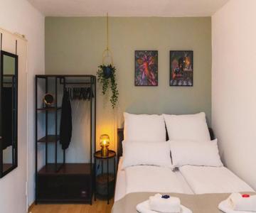 Ruhiges, zentrales Studio mit Parkplatz