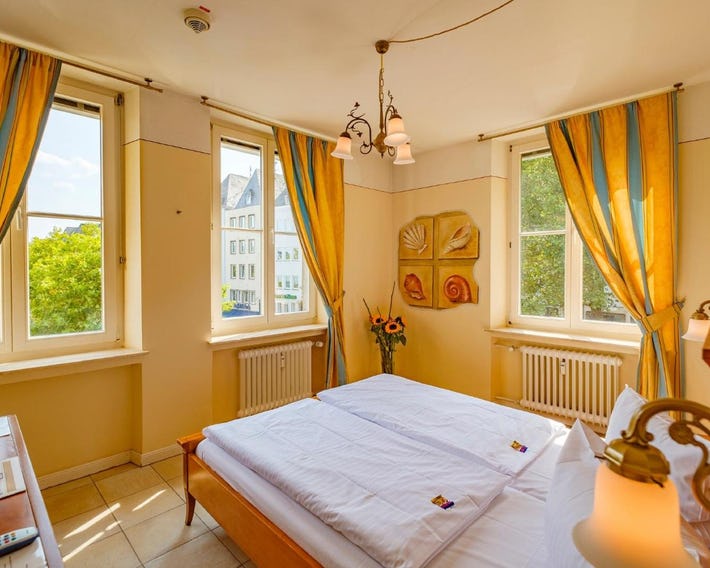 Xll Apostel Albergo