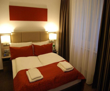 Dom Hotel Am Römerbrunnen