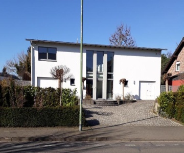 Lichtdurchflutetes Atelierhaus Mit Skulpturenpark