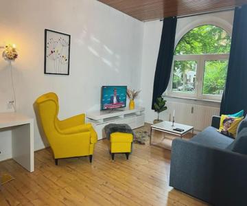 Casa Luna 6 Min Hbf , Erdgeschosswohnung ,altbau