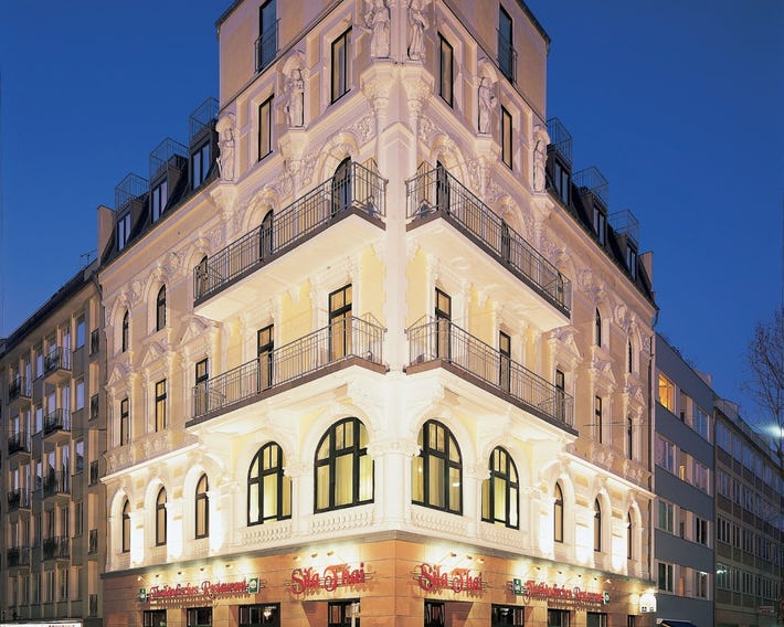 BURNS Art Hotel