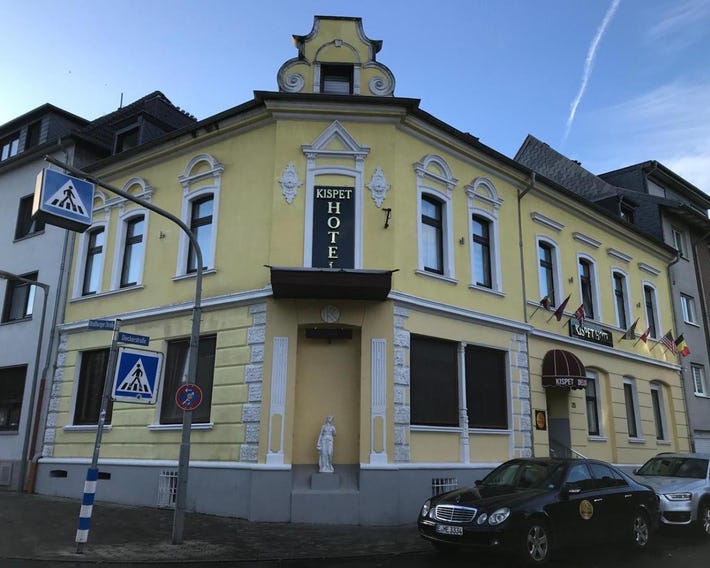 Kispet Deluxe Hotel