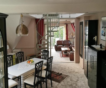 Grose Ferienwohnung in ruhiger Lage mit Bergpanorama