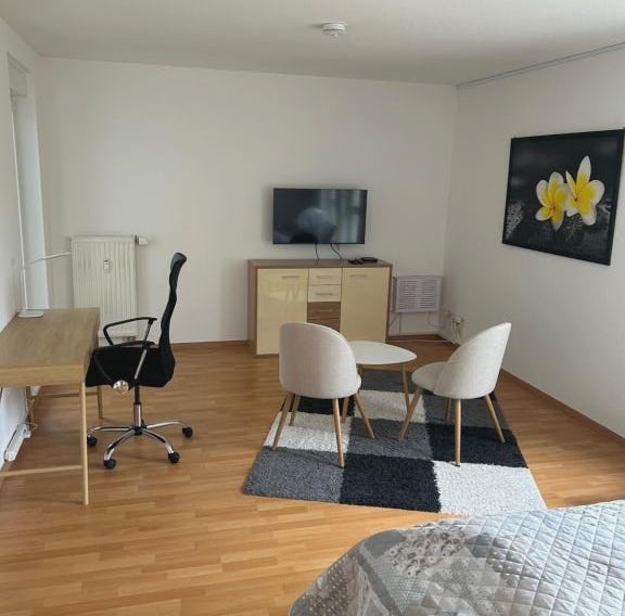 Schönes Apartment Chemnitz Gablenz - mit Homeoffice, Fahrstuhl, barrierefrei, ÖPNV, Supermarkt, Rest