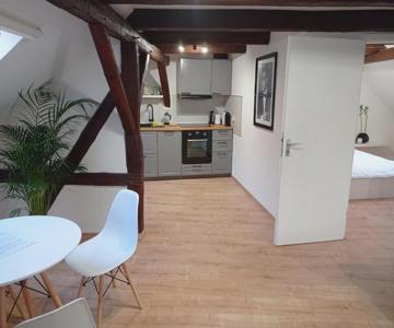 Wohlfühl-Oase in der Altstadt mit Wifi, XL Badewanne, voll ausgestatteter Küche, Hunde ohne Aufpreis