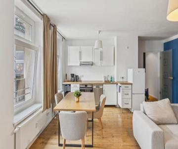 Erholsame Wohnung mit Balkon und Einbauküche im Herzen Leipzigs
