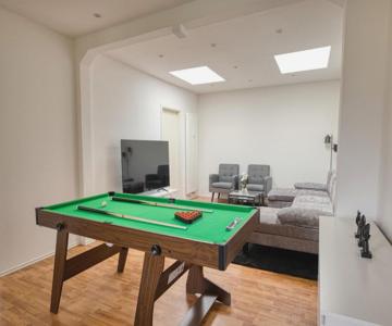 Groszügiges City Loft mit Billardtisch
