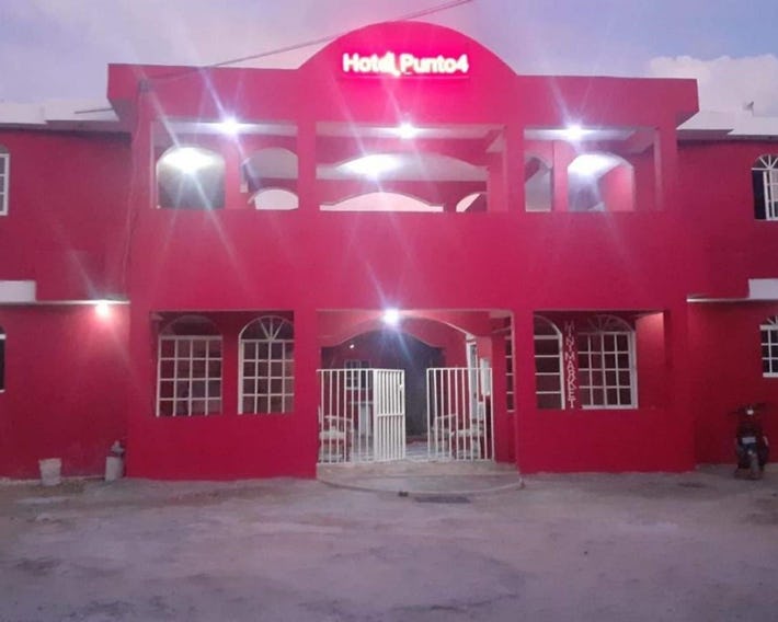 Hotel Punto 4