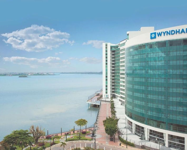 Wyndham Guayaquil, Puerto Santa Ana