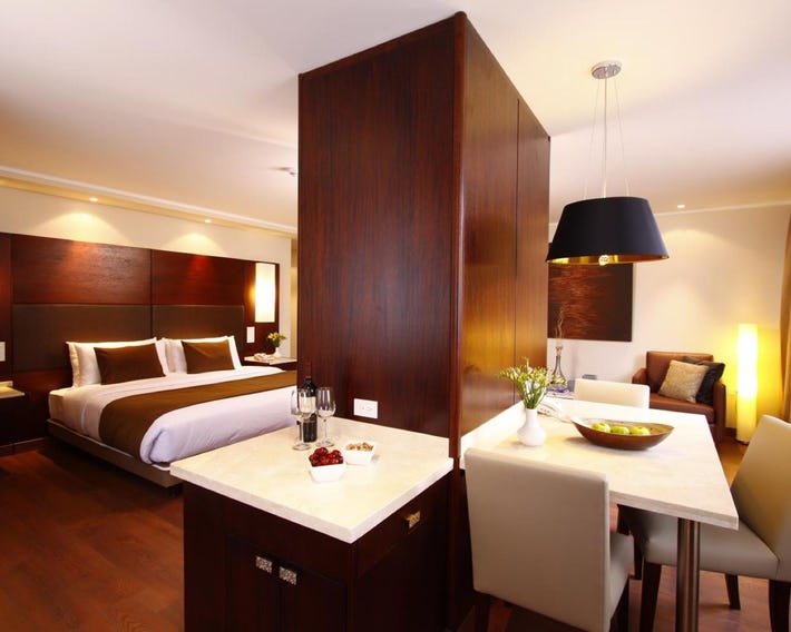 Reina Isabel Hotel & Suites