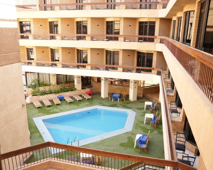 Gaddis Hotel, Suites and Apartments