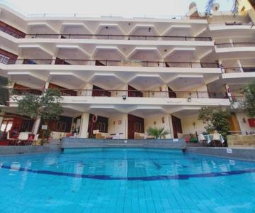 Rezeiky Hotel & Camping Luxor