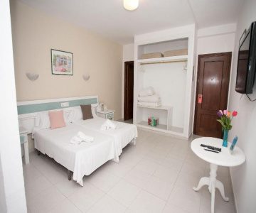 Hostal El Tesoro