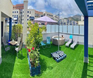 Ático 90m de terraza, jacuzzi privado y cargador de coche eléctrico en Cabria, Almuñecar
