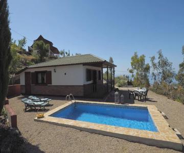 Cozy House with Private Pool (Lago)