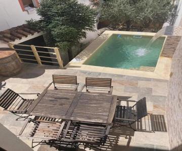 Charming House With Private Pool And Mountain View