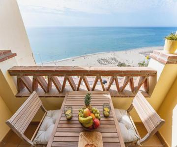 Spectacular Sea views parking and pool
