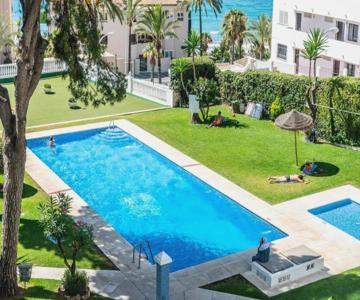 Luxury Apartment 30m from beach