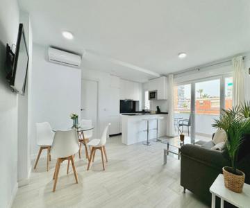 Apartamento En 1ª Línea De Playa, Piscina Y Parking