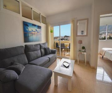Benal Beach, Superb 2 Bedroom 2 Bathroom Beach Front Apartment Sleeps 6
