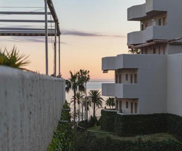Benalbeach Loft Garden and Sea View