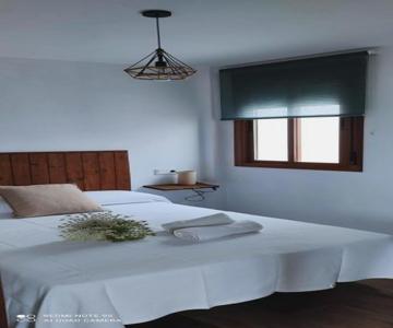 Apartamentos Bolonia - M a n u e l a
