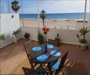 AMAZING FRONTAL BEACH APARTMENT #Traveller's Awards2023