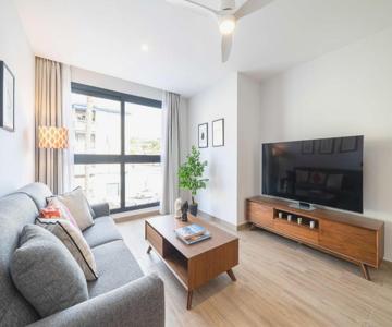 Beach and golf at modern apartment