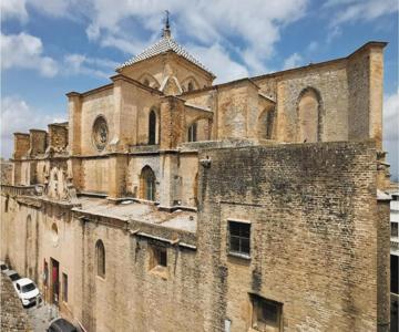 Amazing Apartment In Carmona With Wifi