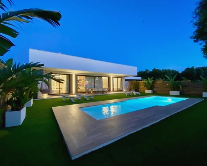 VISTA LAGO VILLE