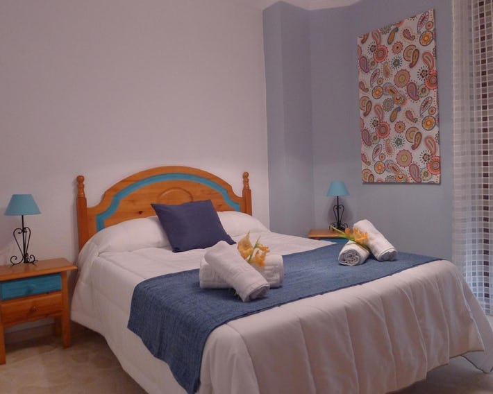 Hostel Conil - Habitaciones con baño privado en el centro de Conil