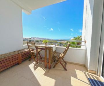 Sol y Mar Apartamento amplio con dos dormitorios y balcón