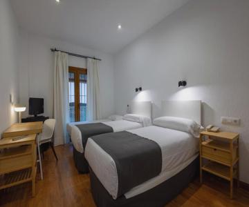 Hotel Los Cantaros