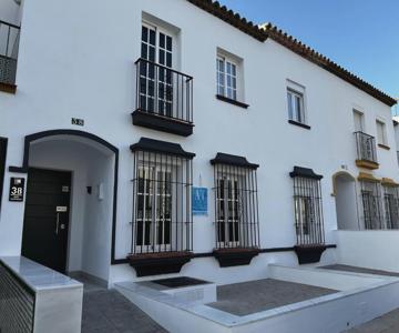 LEON 38 Apartments Private Parking - EaW Homes