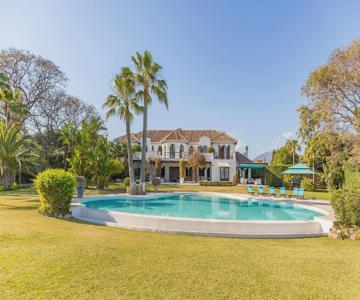 Holiday Villa For Rent In Marbella