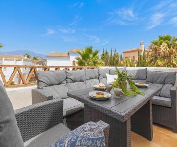 Sunset Golf Elegance - Happy Rentals