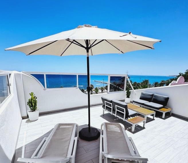 Beachfront Heaven Apartment - Carvajal Beach