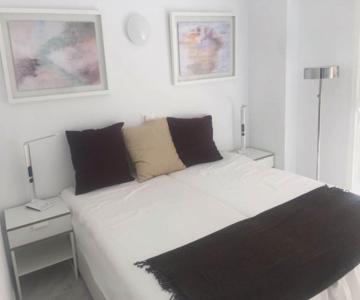 Apartment Sleeps 4 Near Beach