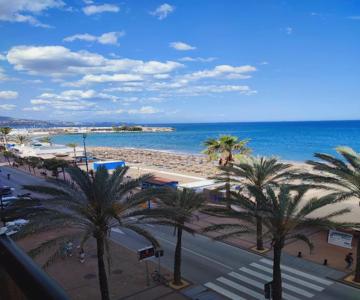 Primera Lineal De Playa En Pleno Centro De Fuengirola