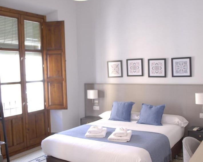 La Perla Granada Suites