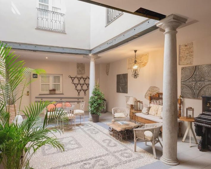 Luna Suites Palacio Almagra